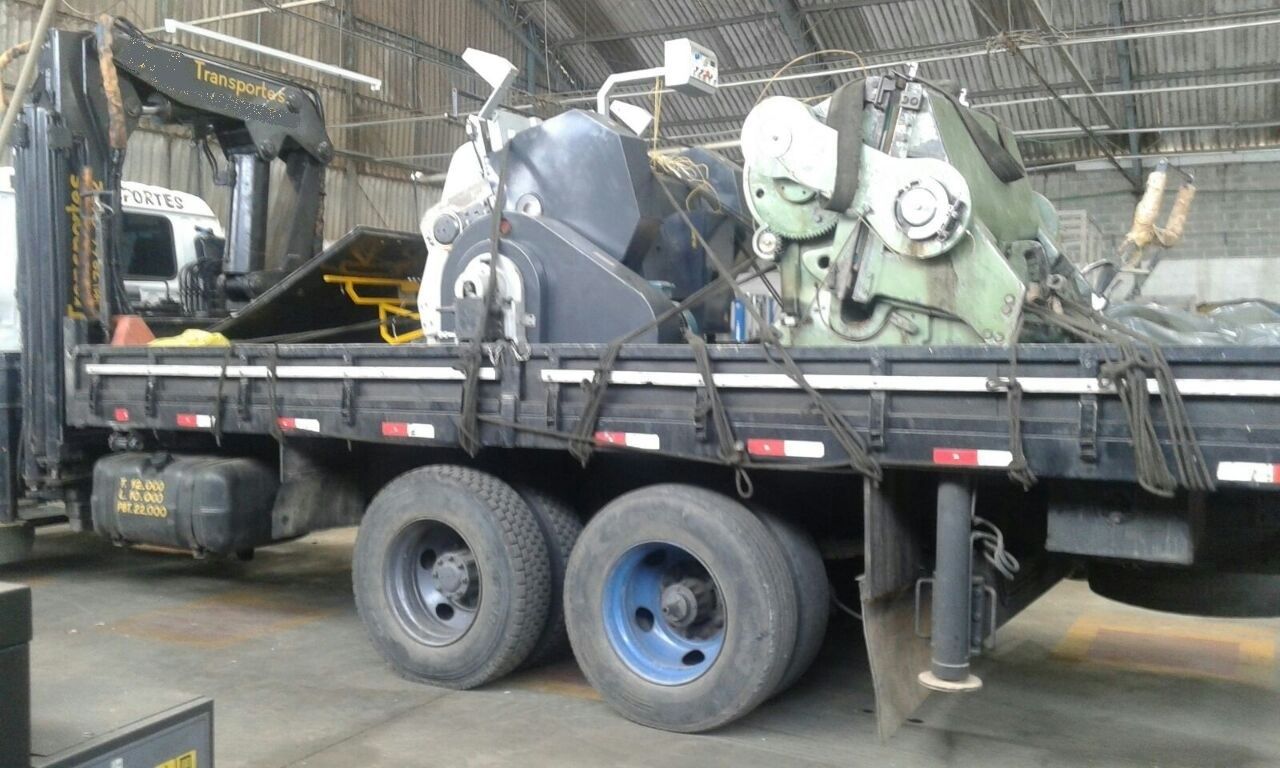 Caminhão Munck para Locação e Transporte na Vila São Pedro - Caminhão Munck para Locação